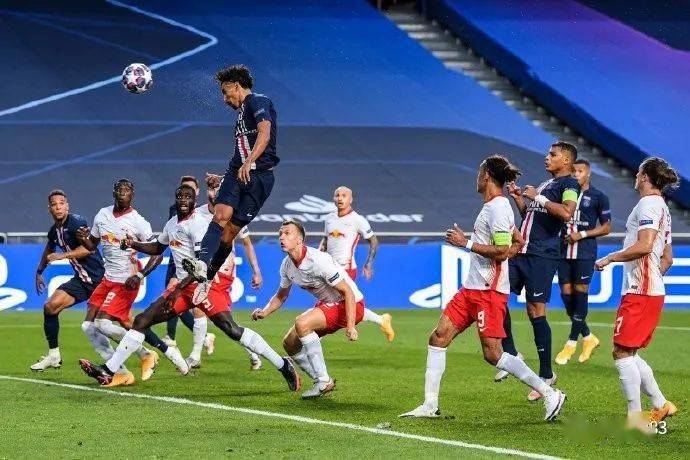  巴黎圣日耳曼锋线火热，主场大胜里昂稳固榜首位置  