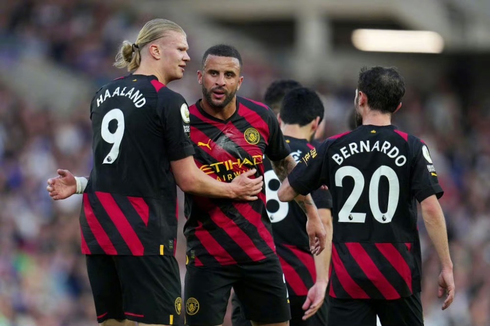  尼姆锋线集体哑火，错失单刀良机憾负弱旅